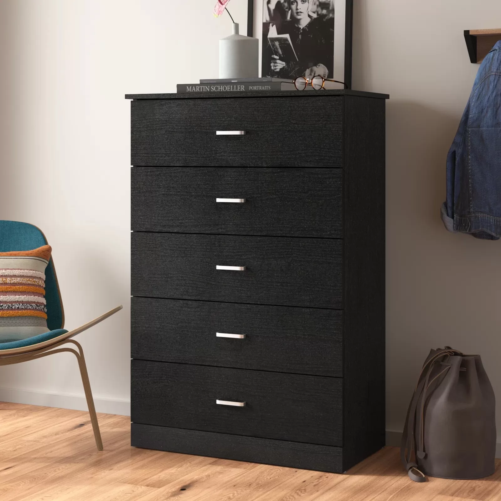 8b51f7d1-fe87-4c66-a8d9-92f345621e6e TranquilTryst Luxe Chest